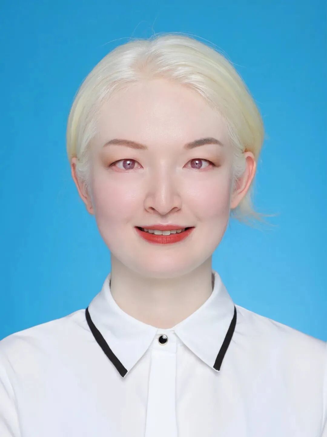 俞彧,女,1991年9月出生,中国残疾人艺术团演员.