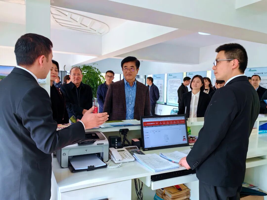 县委书记沈建通,县委副书记,县长游海燕,县人大常委会主任袁朝辉