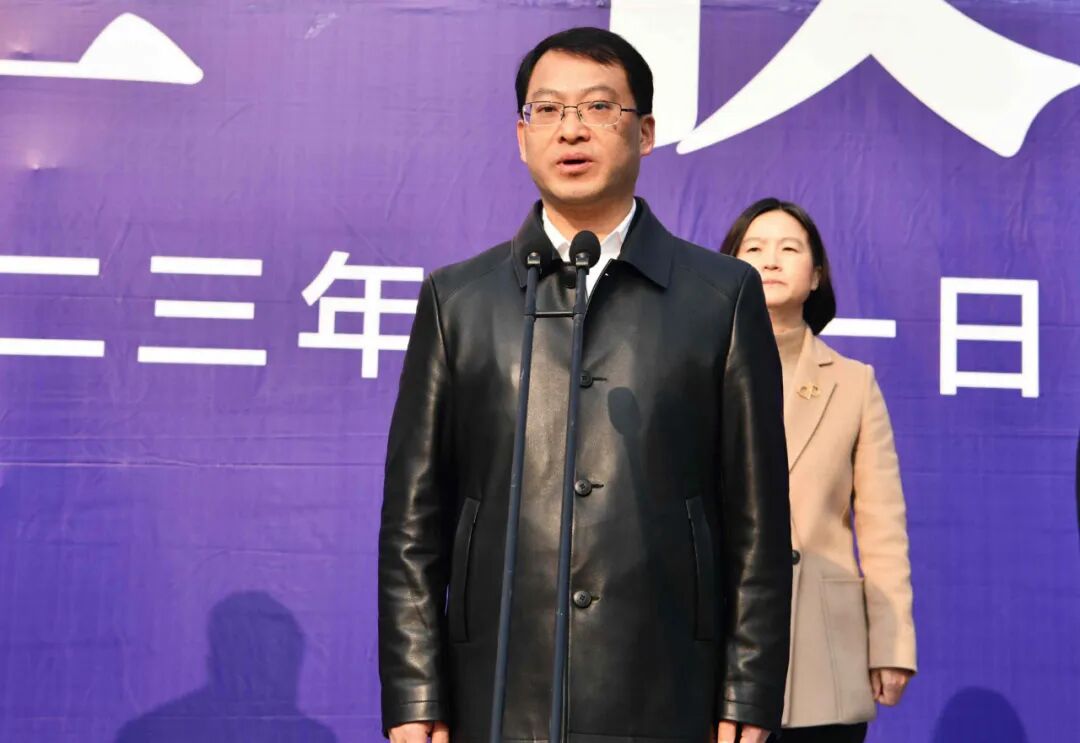 县委书记沈建通宣布湄潭县2023年第一季度重大工程和重点项目正式开工