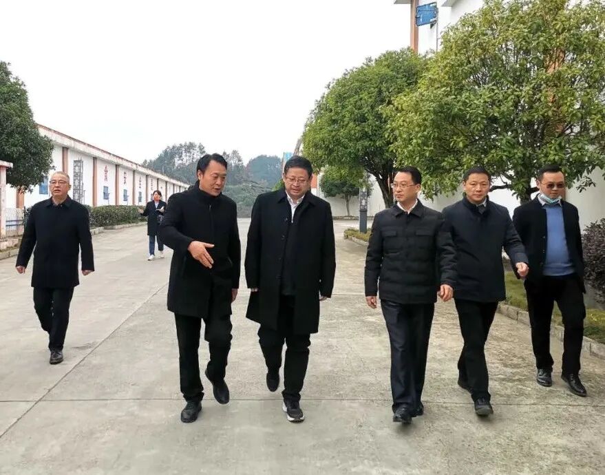 贵州日报报刊社来湄潭开展蹲点调研采访