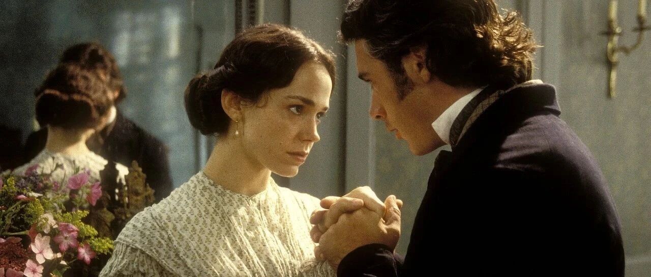 “她现在才知道感情是多么微不足道”