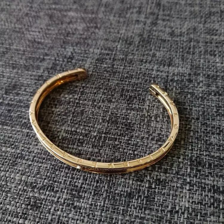 bvlgari宝格丽b.zero1系列开口手镯