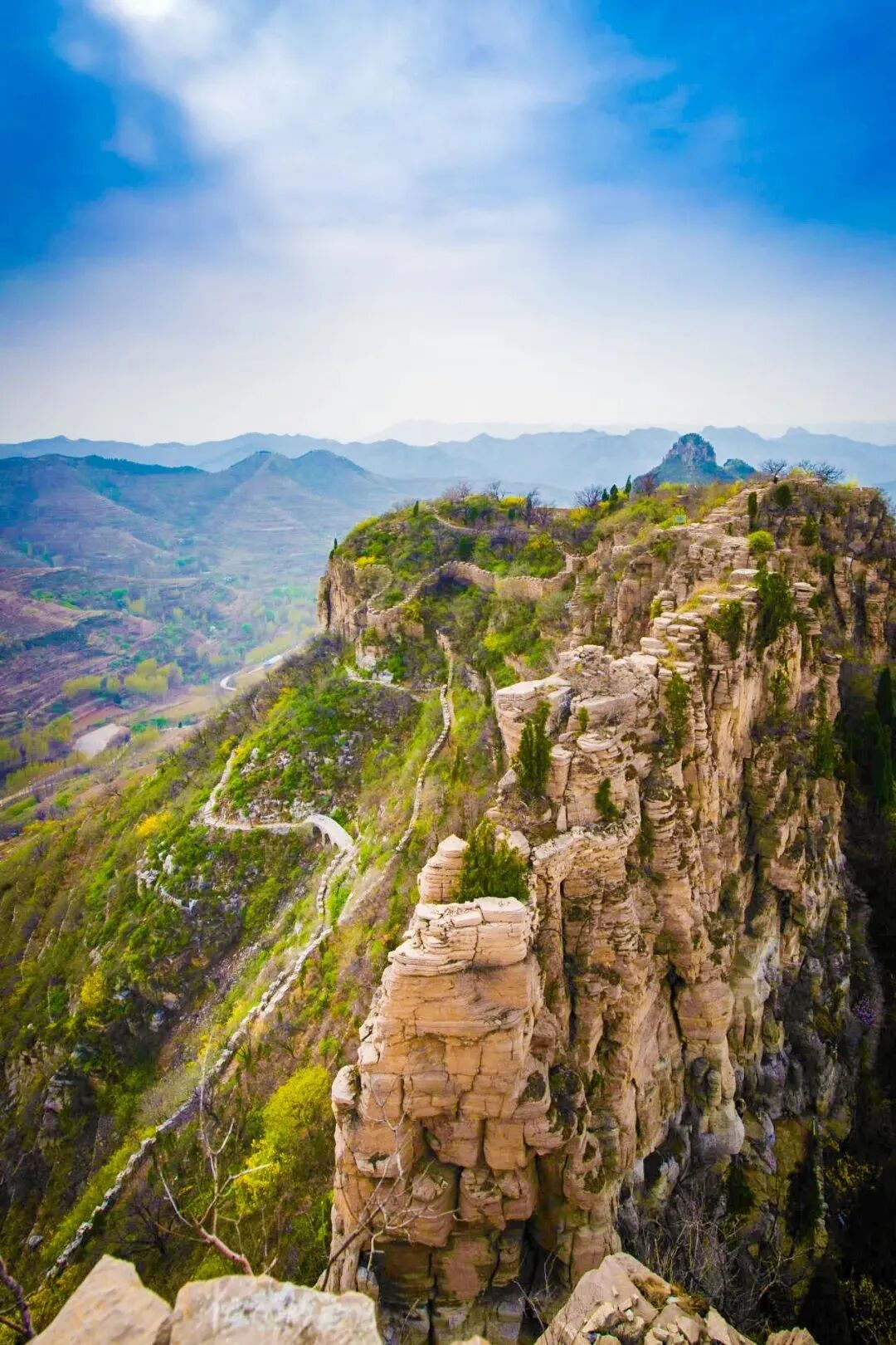位于淄川区太河镇梦泉村是著名的长寿村.