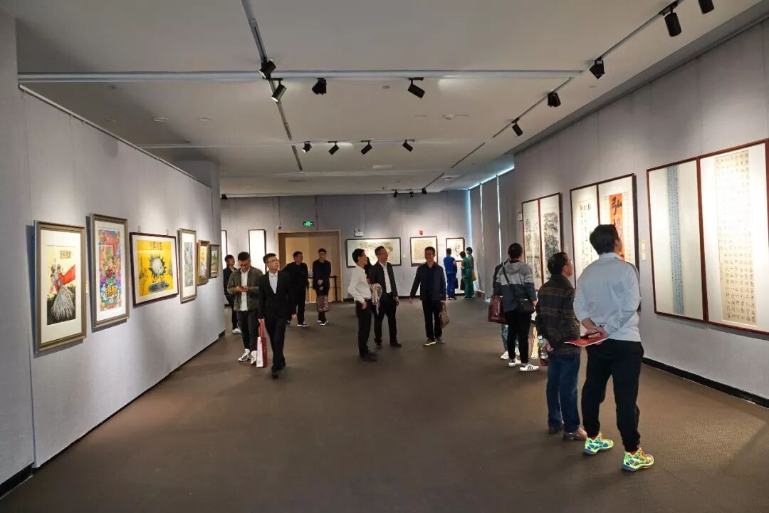 挥毫泼墨 弘扬清风正气！全民参与扫黑除恶主题书画作品展在江门