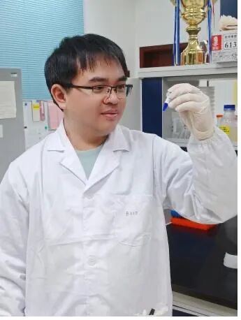 余延辉