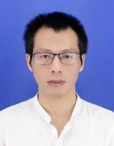 龙伟雄