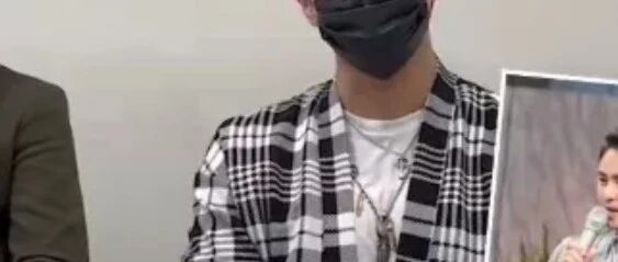 他这是被好哥们插刀了？