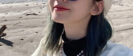 她居然还是个惯犯？