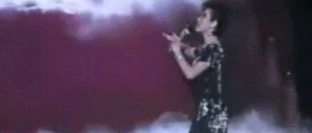 70多岁仍然这么敢穿，她不愧是tvb一姐？