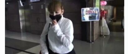 她卖假包锒铛入狱，想必很多人拍手称快吧？