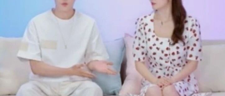 看着是甜蜜姐弟恋，其实是男方在吸血？