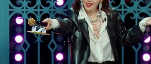 她就这么爱炒作旧恋情吗？