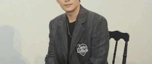 他居然被嘲耍大牌了？