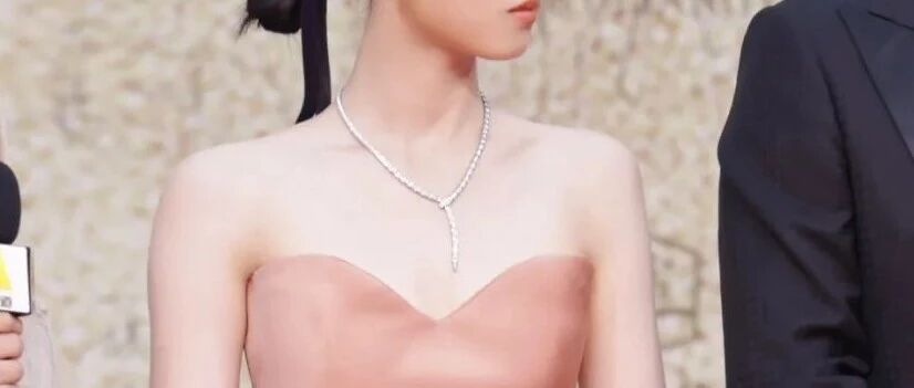 她们怎么都这么卷了？