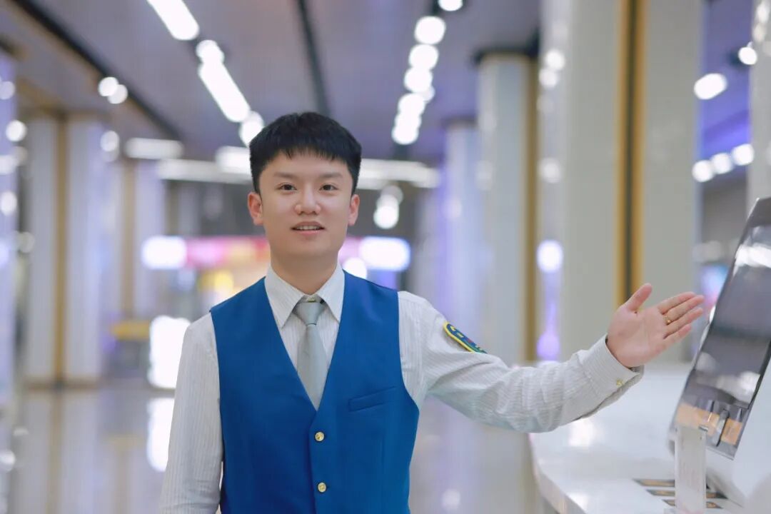 怎么推轮椅女儿推着“轮椅妈妈”坐地铁，随后一幕暖了……_https://www.jmylbn.com_新闻资讯_第9张