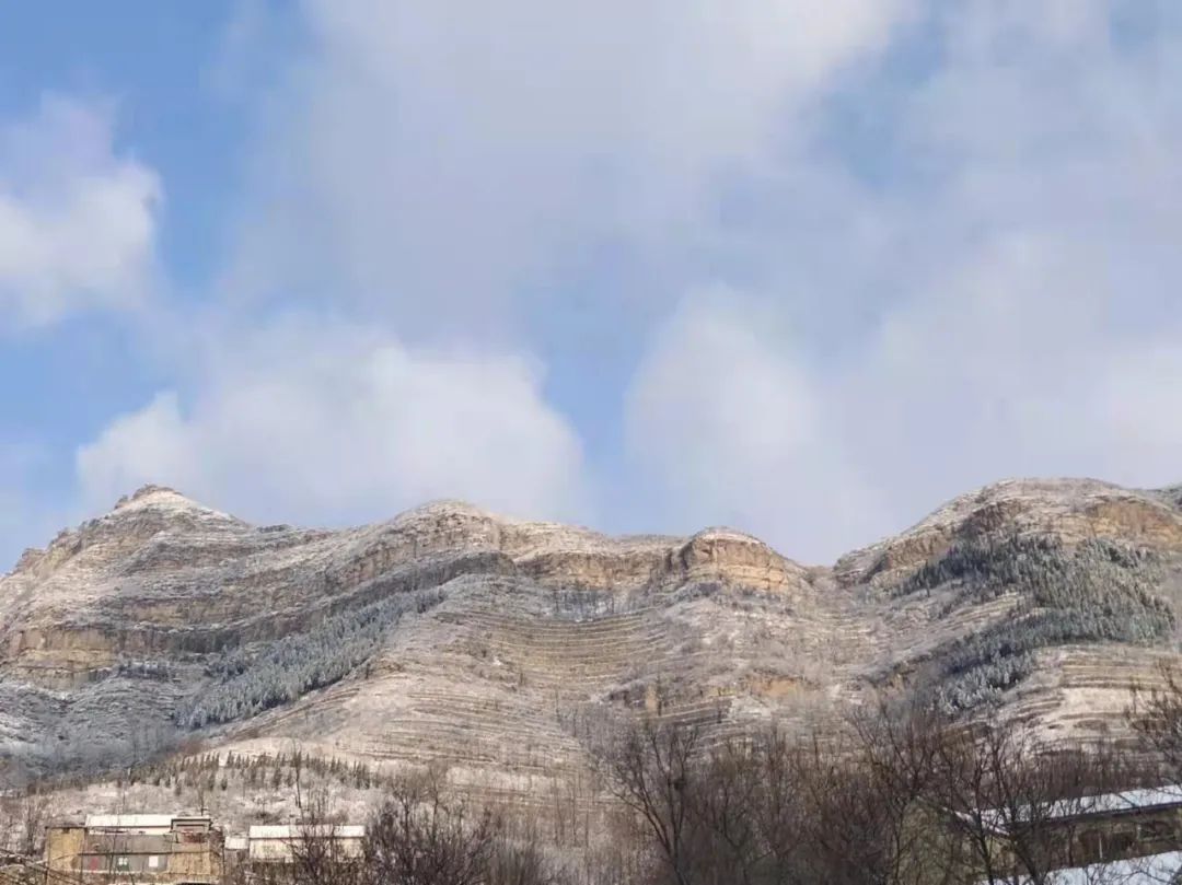 這裡既有世界文化遺產齊長城烽火臺遺址,也有宏偉壯觀,依山而建的古代