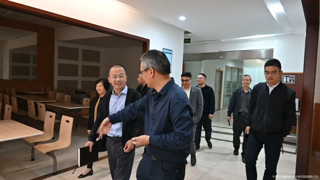 新闻丨集士港镇党委书记裘骥一行莅临我院慰问调研指导