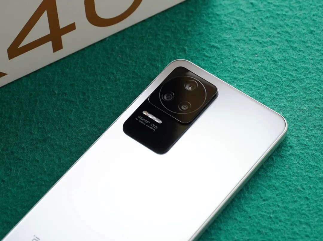 neo5 活力版不一样的是,k40s的主摄采用的感光元件是索尼的imx582