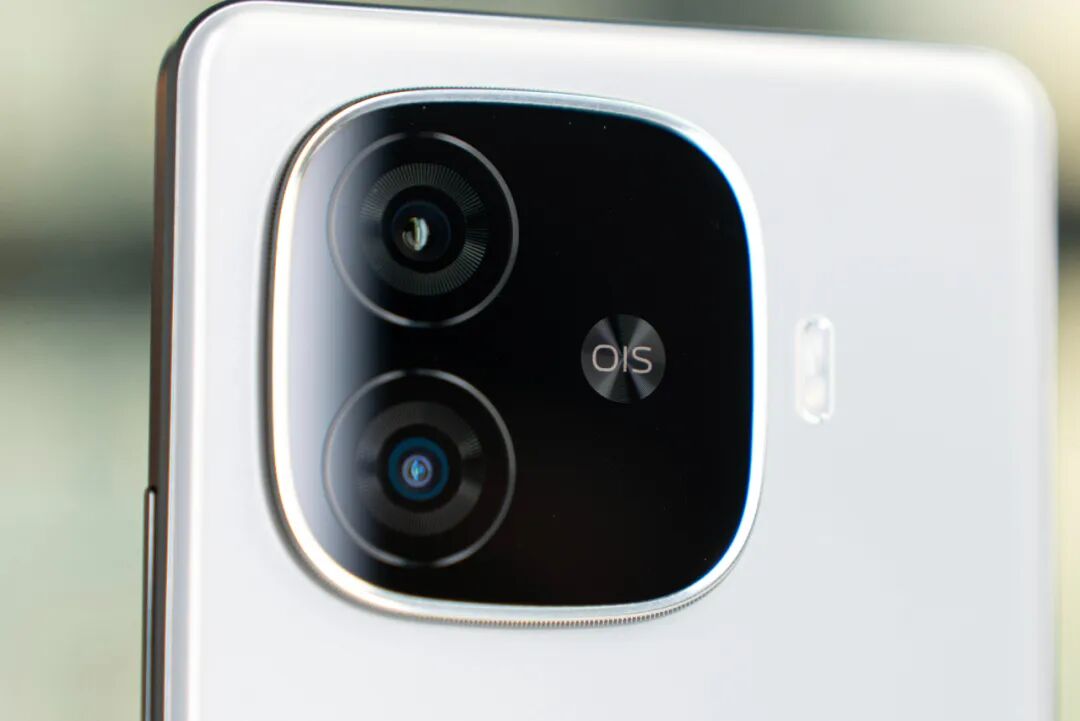 2000以内性能最强的两款手机，用到2030年没有问题！