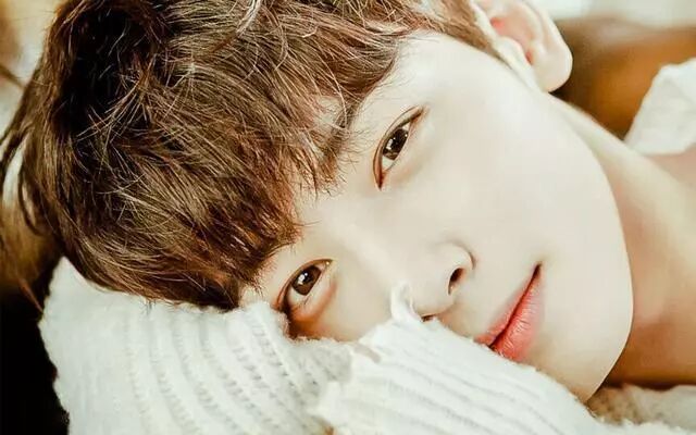 这位小哥哥厉害了 他的脸能统一饭圈审美 橘子娱乐微信公众号文章