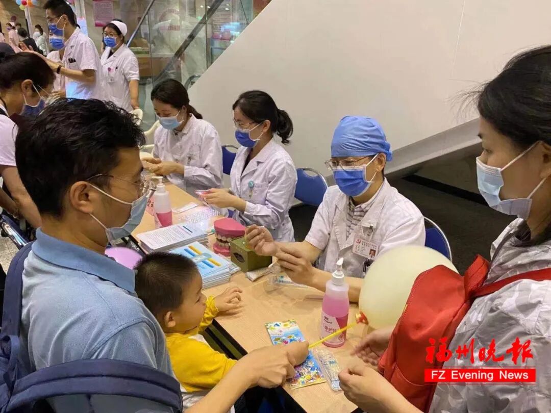 为什么牙医不用开口器福州这位牙医，厉害了！_https://www.jmylbn.com_新闻资讯_第4张