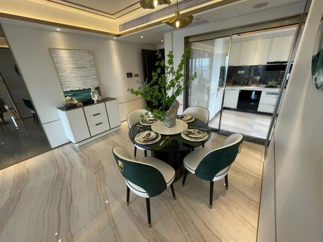 4.6万/㎡起！巨无霸社区的山景现房，买？