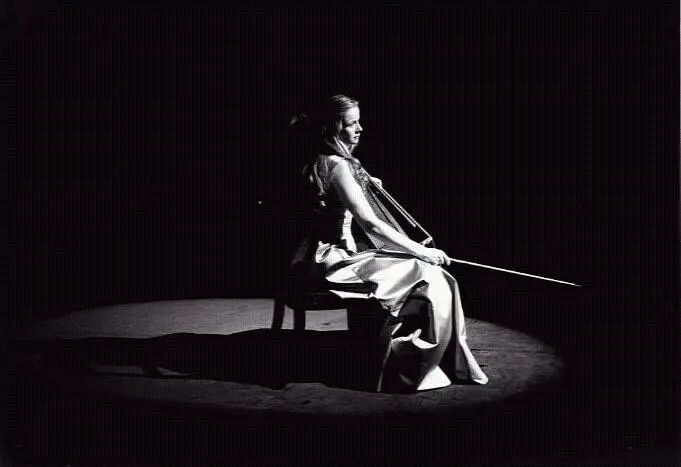 原名: hilary and jackie