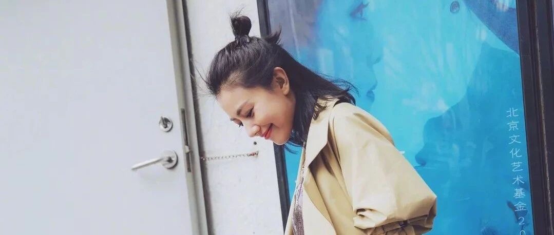 风衣+裙子，时髦整个初冬！