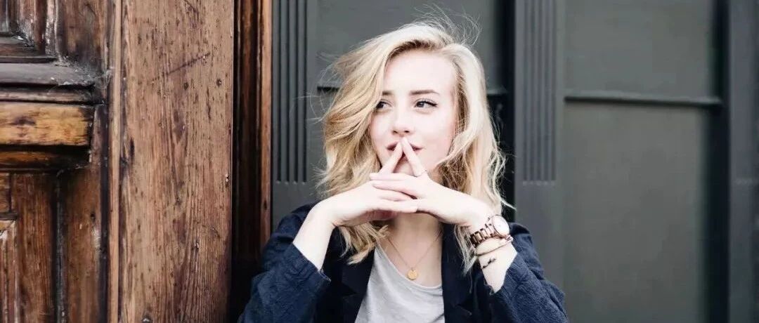 风衣+平底鞋大火，巨美巨有气质！