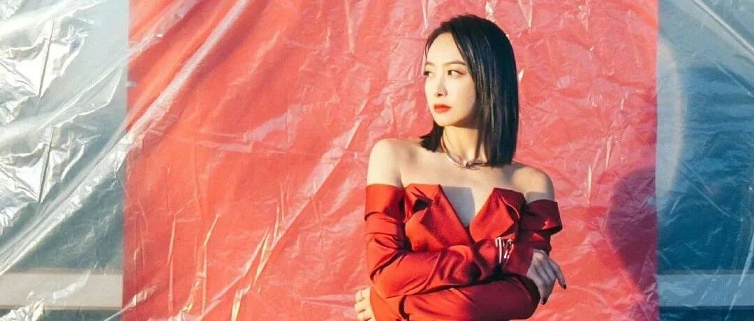 今年裙子流行 “ 剪一刀 ”，时髦又显瘦，太太太太撩了！