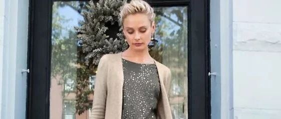 衬衫先别急着收起来，冬天这样搭配保暖又时髦