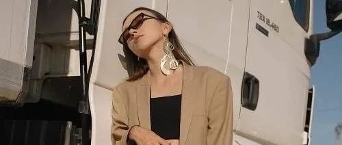 这样穿大廓形西装，回头率200%