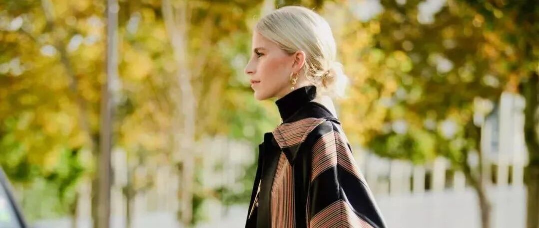 今冬穿搭新路子，“奶奶裤+毛衣/羽绒衣/大衣 ”！