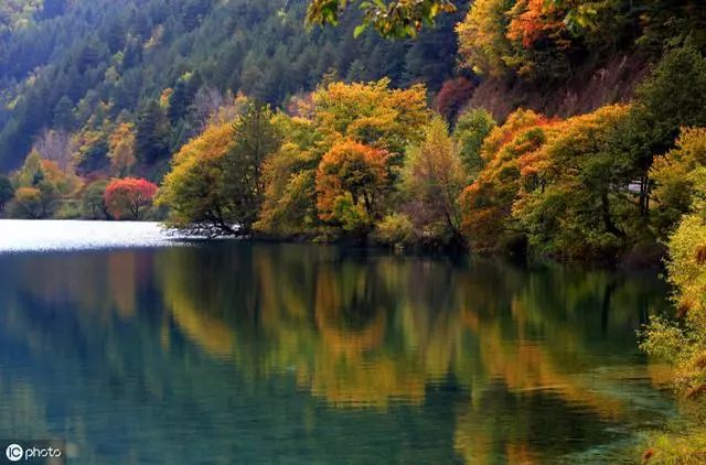 成都到九寨沟车程是几个小时-2小时抵达！从成都开往九寨沟的火车，沿途比北欧还美