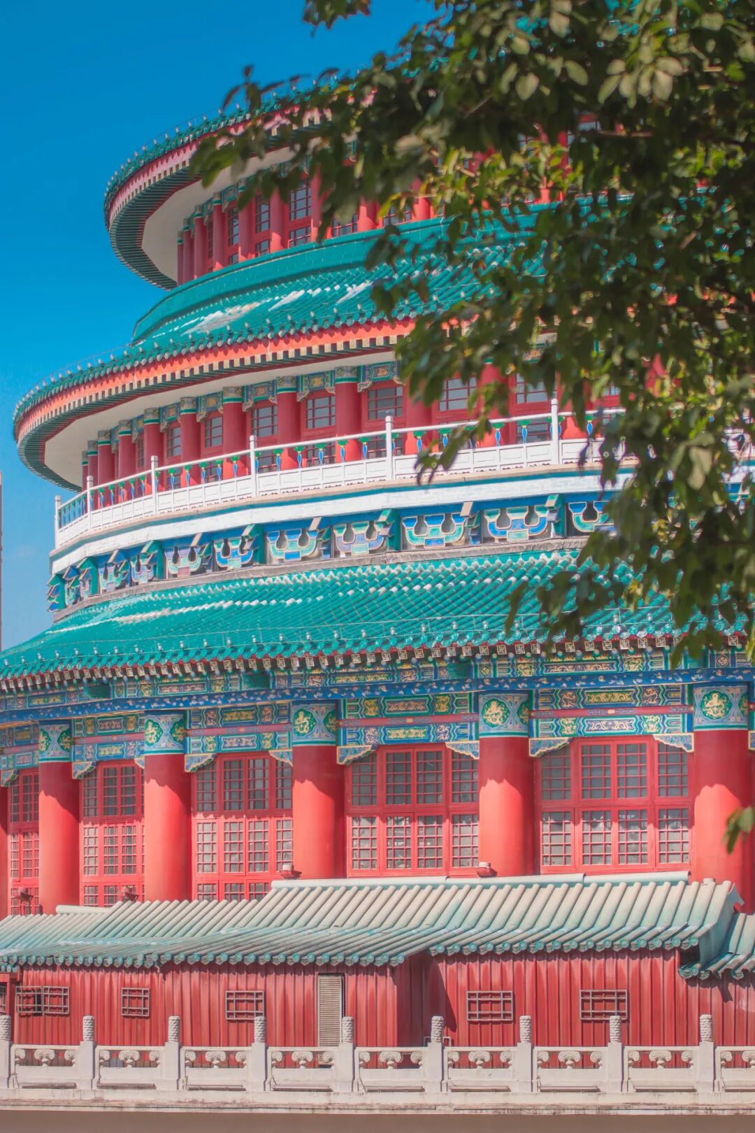 这些游客“自创”的重庆打卡点，本地人追着求攻略！