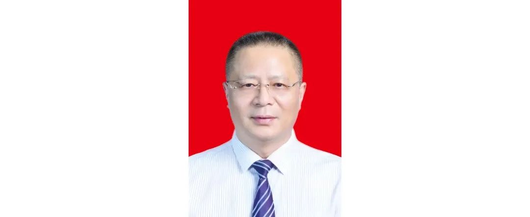 张仲伦 图片