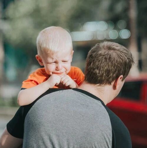 班主任提醒：同样挨批评，为什么有的孩子会长进，有的孩子走极端？