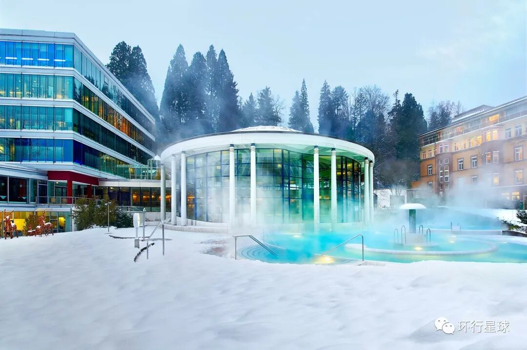 泳池图:浴场官方fb@caracalla therme baden-baden壹图网除了温泉之外