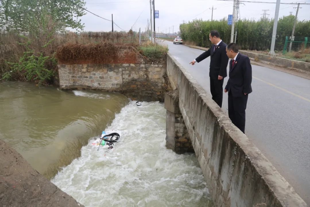 當前位置:>首頁>基層動態>安國市檢察院聯合安國市水利局在平安街