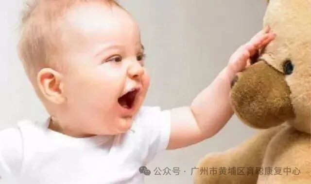 【育聪】想要语言发育障碍儿童语言康复好，这五点一定要知晓！      大部分的语言发育障碍父母，都是由于孩子的语言障碍选择就医，继而才了解语言发育障碍。他们的最初的想法都是这样的——  “我的孩子就是不说话，如果会说话就好了”  “能让孩子叫声爸爸妈妈，付出多大努力都值得”  “我就是想来学习怎么教语言的”  ……  好像孩子只要会说话，其他方面都好解决了。这些爸妈，即使在了解了孤独症是一个全面发育障碍的事实之后，他们仍旧会把语言训练看的比任何其他训练都更为重要——不惜一切代价，不管方法是否恰当，甚至不考虑孩子是否具备了进行语言训练的基础条件。  图片  父母听到语言障碍的孩子能够开口说话的心情，当然可以理解，但切记的是，一定要了解孩子，了解语言康复的原则。  下面的内容，送给所有希望自己孩子能有好的语言沟通能力的父母，了解清楚了这几个原则，是孩子拥有好的语言能力的前提和基础。    语言的本质是工具  图片  语言是我们日常生活中一个非常重要的交往工具。它能够很好地帮我们了解别人的意愿