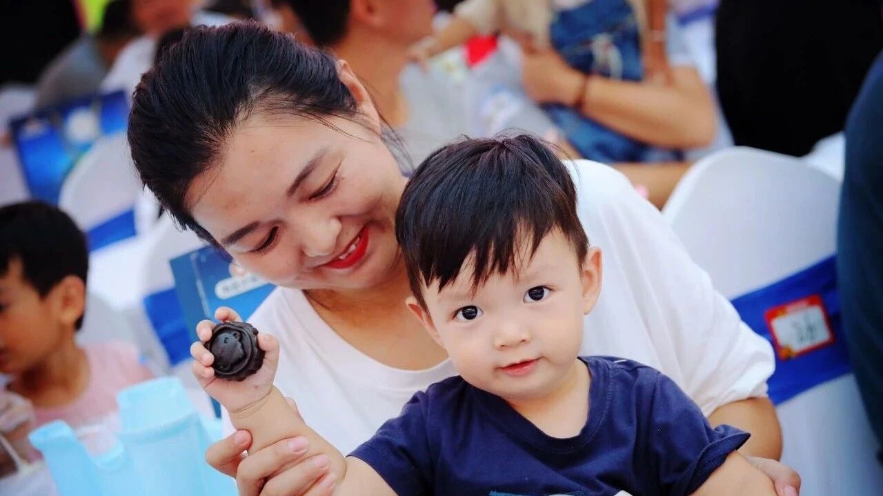 千万人中，就这个笑脸最美