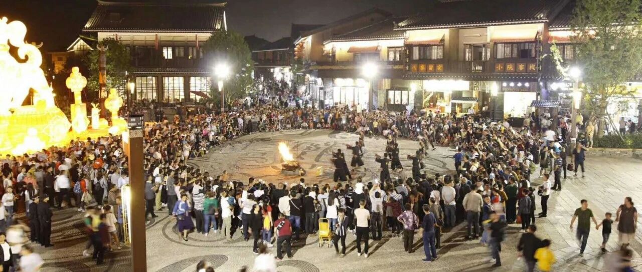 5天涌入25万人！这个地方美食美景美人美物…让你爽到爆