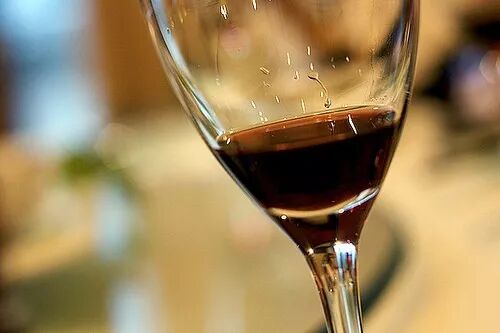 红酒要怎么喝才既健康又不容易醉?