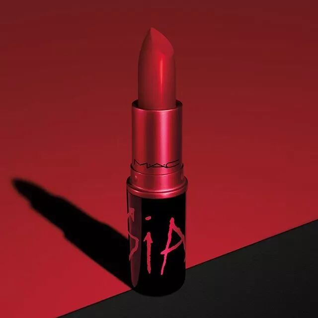MAC 年底合作款巨作 与珠宝设计师 Jade Jagger 歌手 Sia 合作系列