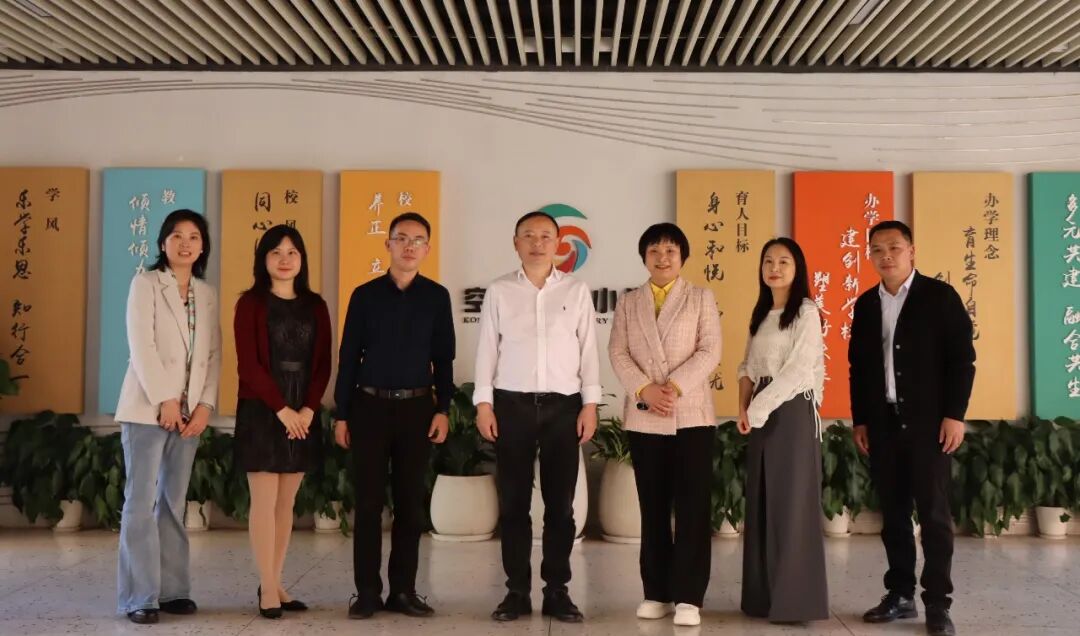 重庆渝北区委教育工委书记区教委主任吴云斌到空港佳园小学调研