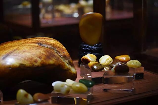 糖玉盘久了，会褪色吗？