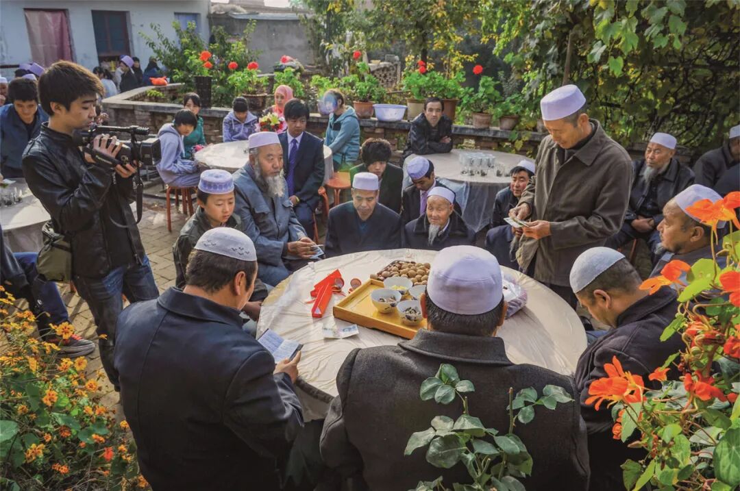 娶亲当日,东乡族还有唱"哈利"