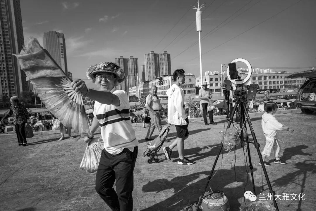 刘恩科镜头里的金城烟火