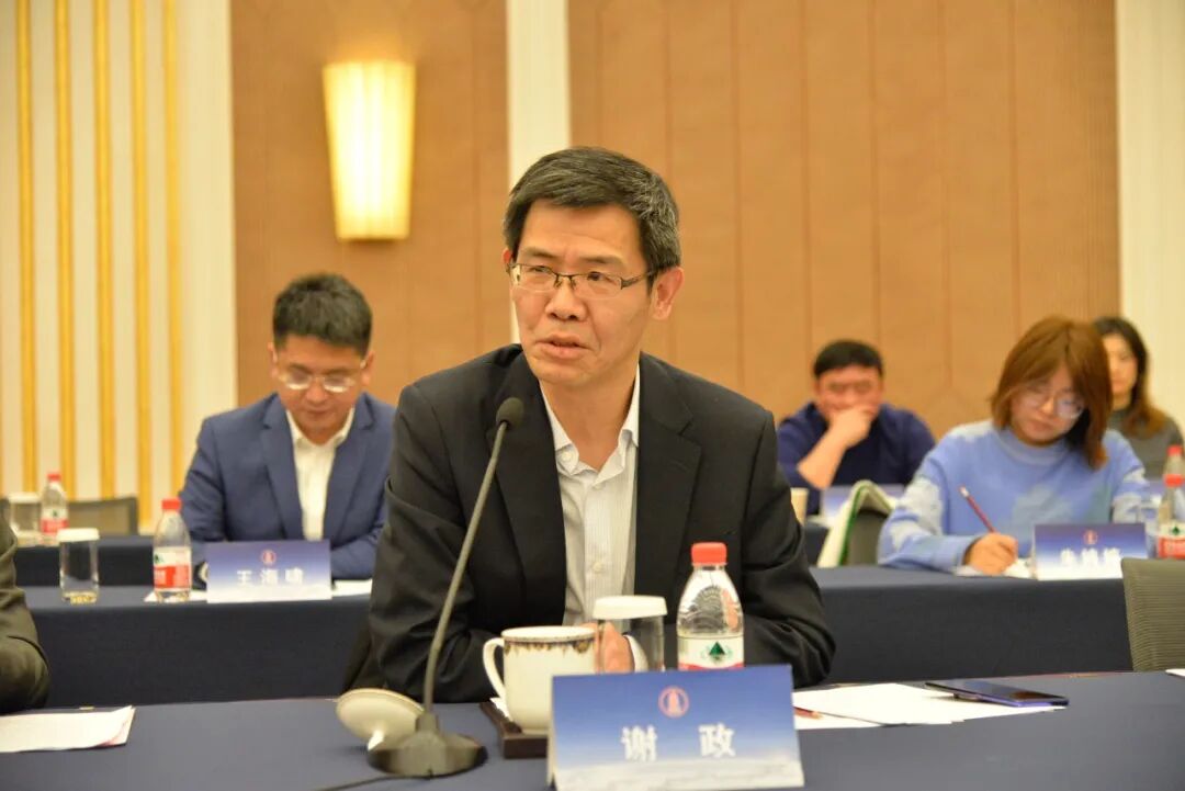 安庆市政府驻沪联络处主任谢政讲话安徽省政府驻沪办事处副主任方劲松