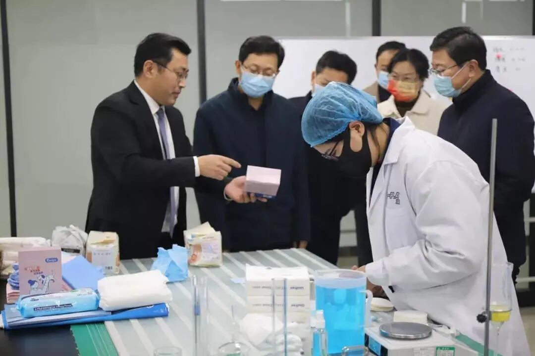 调研悠派科技1月17日,中共芜湖市委副书记张庆亮,市委副秘书长胡家宏